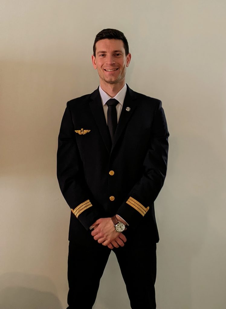 Photo-profil-uniforme-pilote-PNT-Air-France